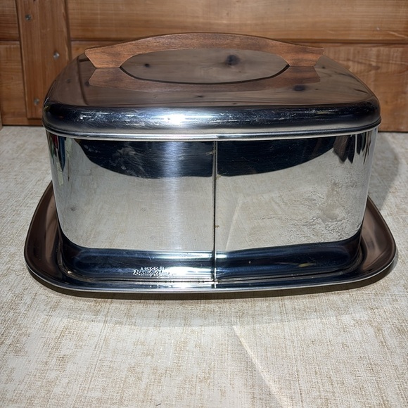 Vintage Mid Century Modern Lincoln Beautyware Cake Carrier w/ lock lid - Picture 8 of 16